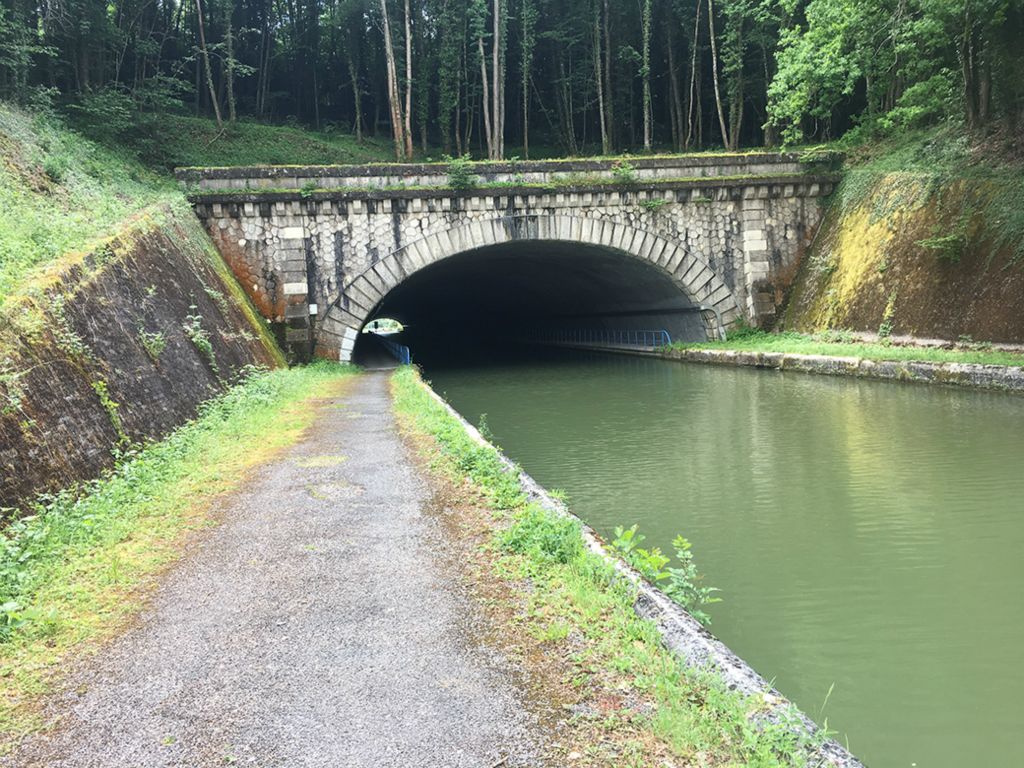 The canal passes through a tunnel near Condes